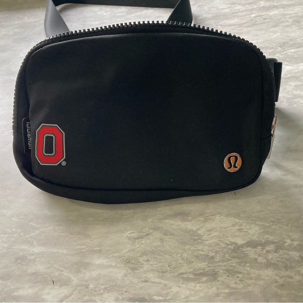 lululemon athletica Ohio state everywhere belt bag